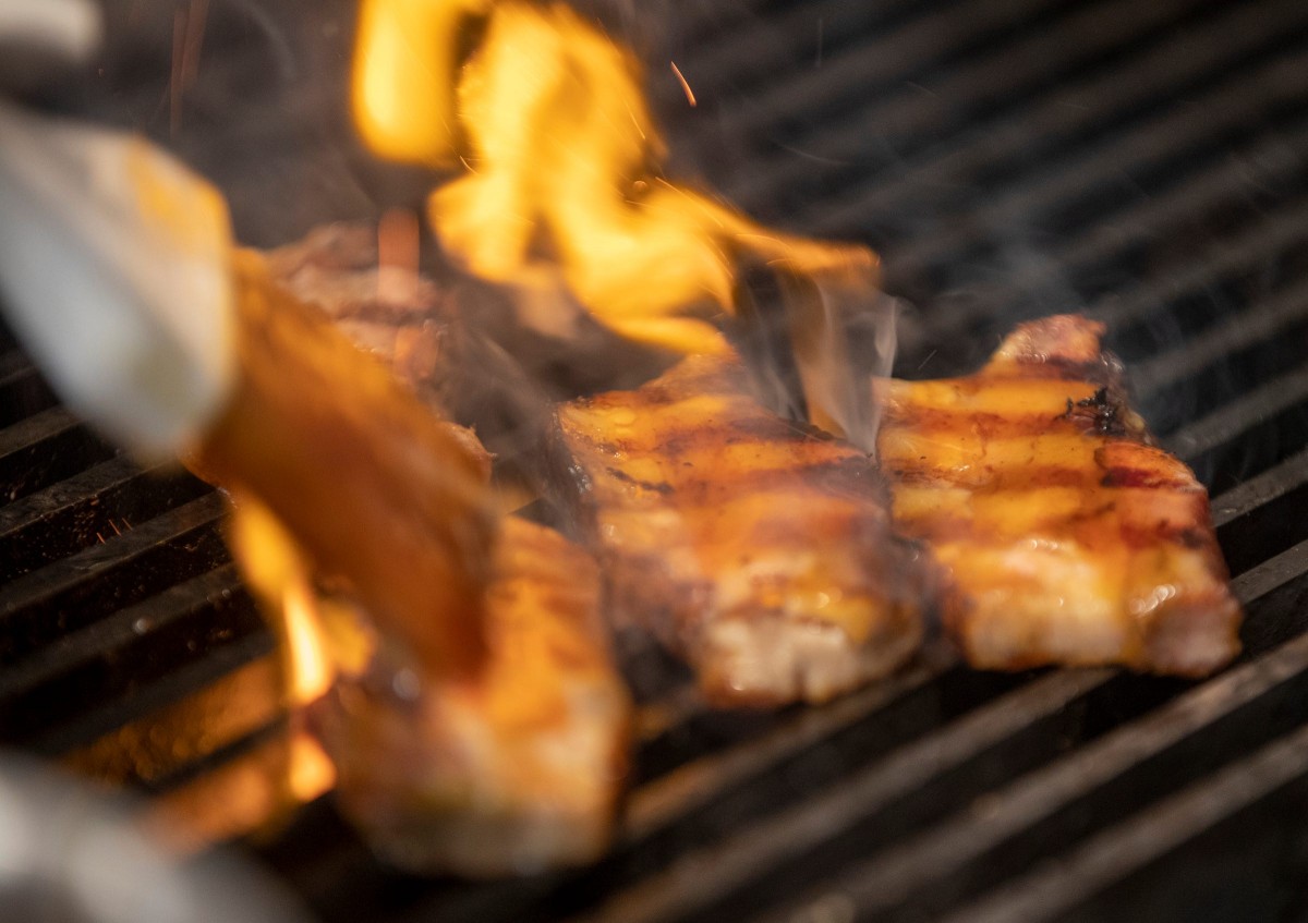7 great grilling hacks for the summer