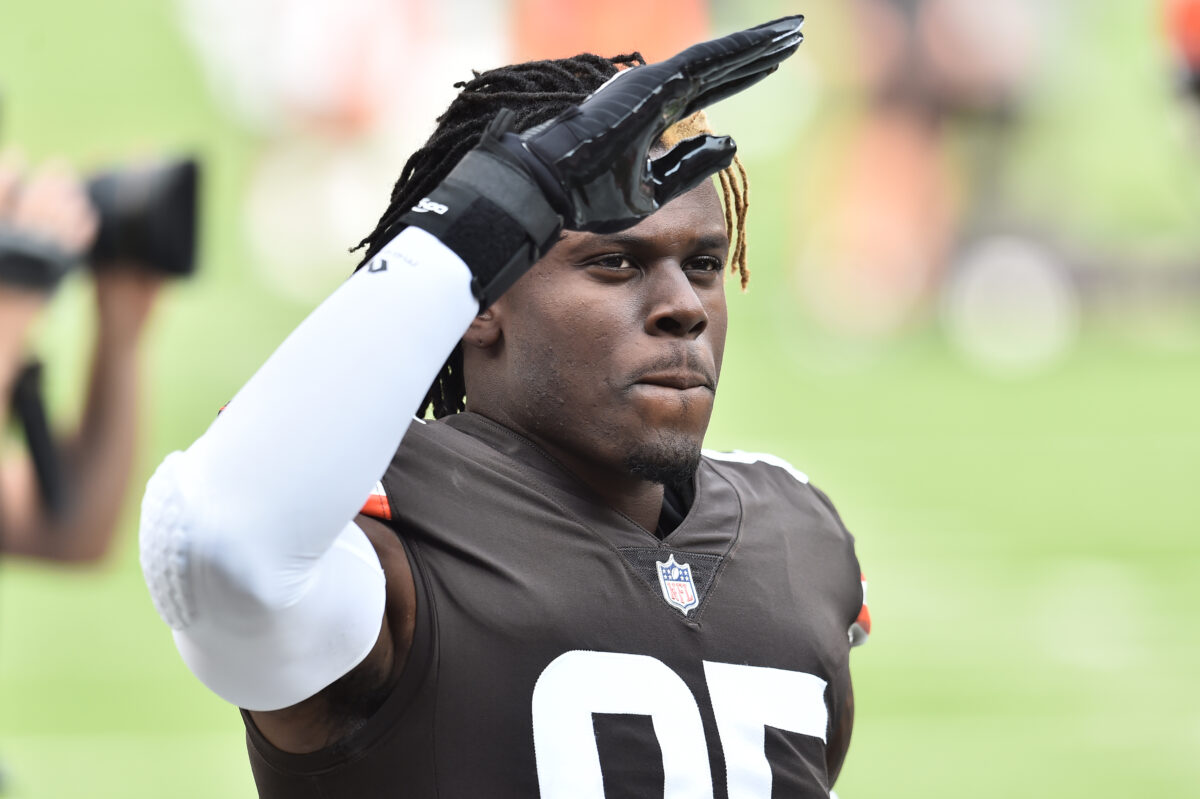 Browns TE David Njoku once again fires his agent