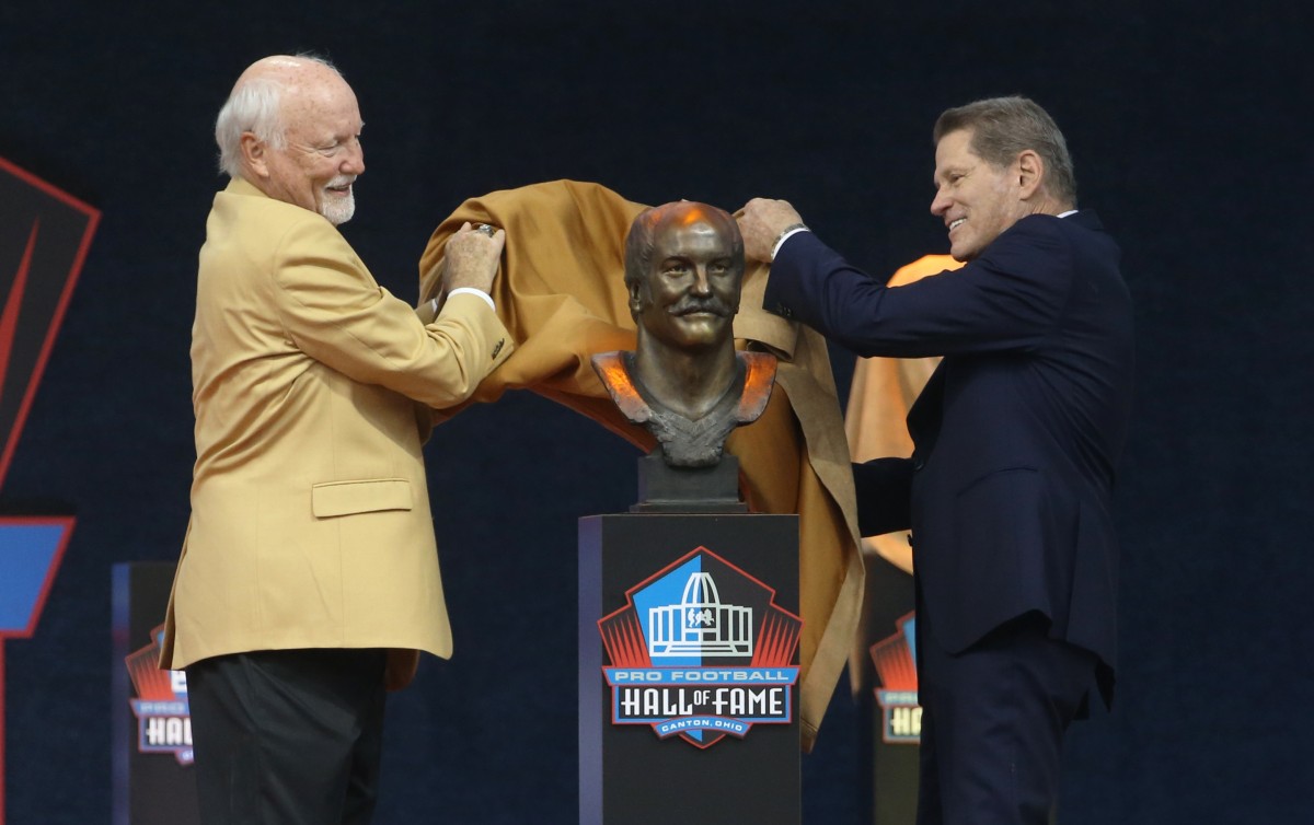 ‘We’re going to the Super Bowl, rookie:’ Cliff Harris shares Bob Lilly story during Hall of Fame speech