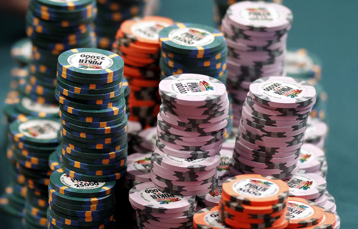 A World Series of Poker player owns up to an absolutely brutal fold on Twitter