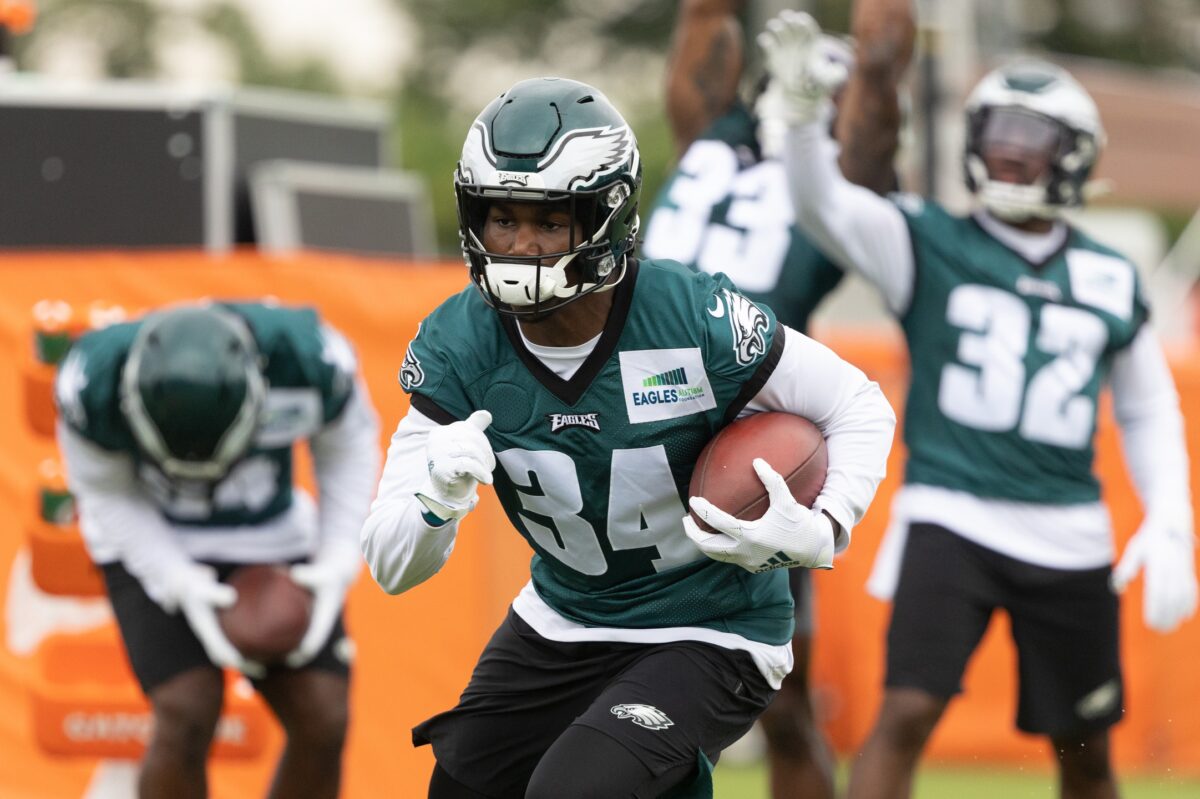 Eagles announce 4 roster moves