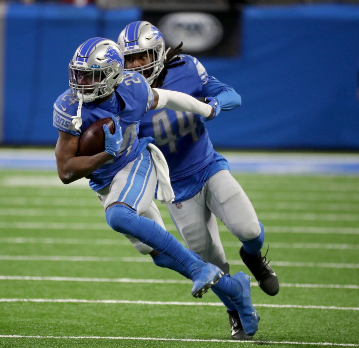 Amani Oruwariye thanks Lions fans after going on IR on Christmas day