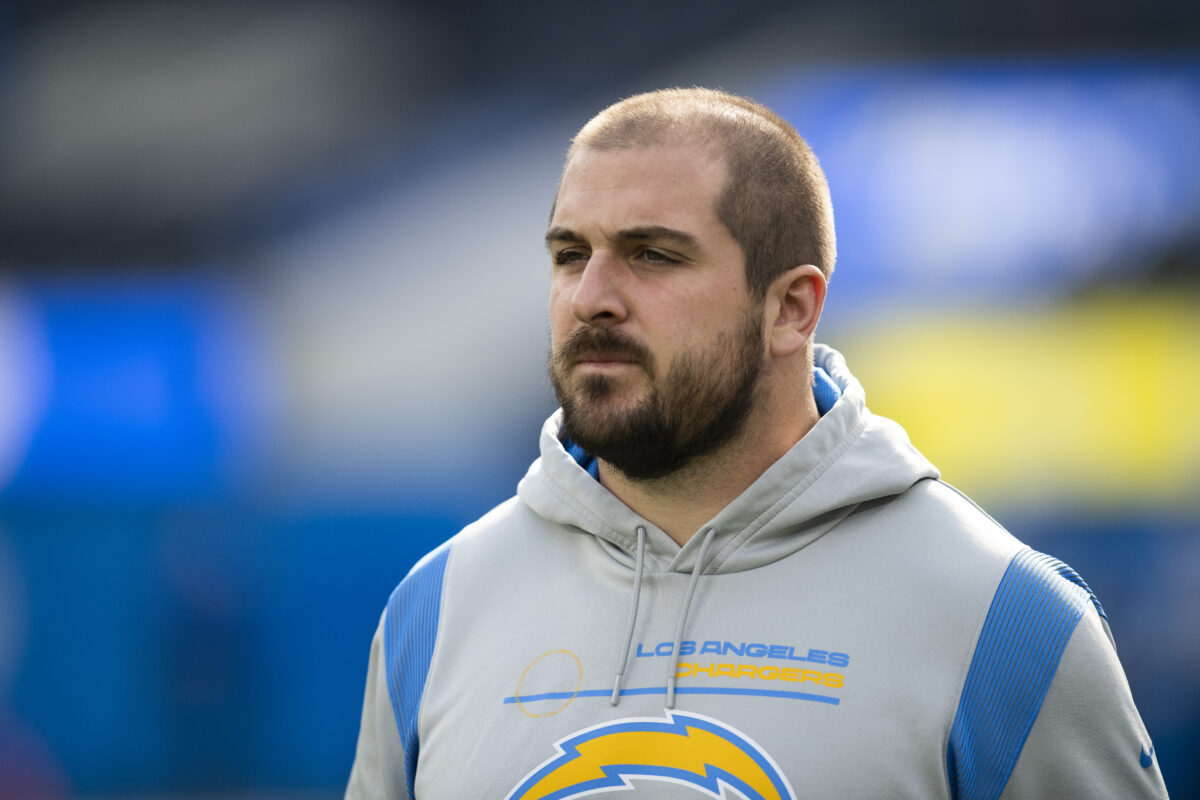Chargers’ Corey Linsley returns to practice