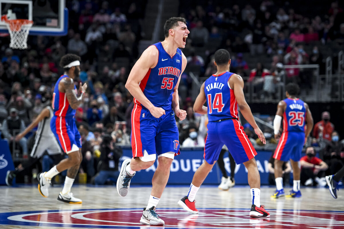 Luka Garza’s first double-double helps Pistons players make history