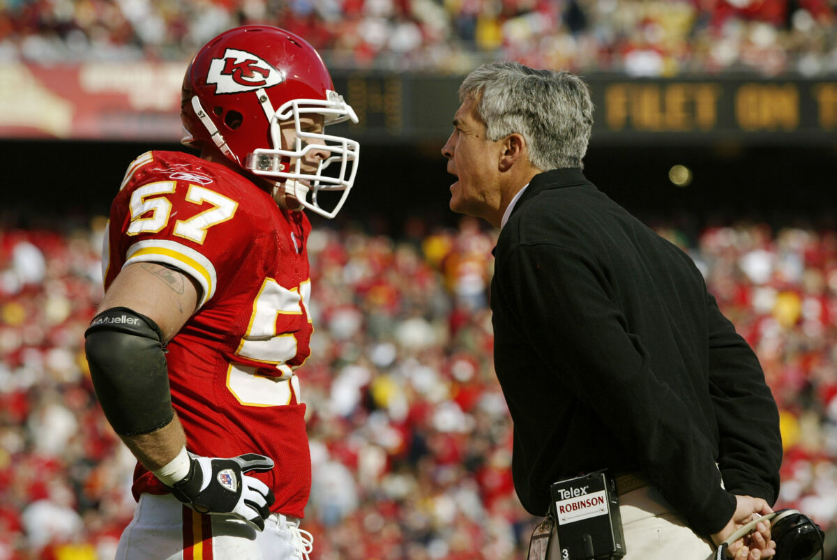 Former Chiefs defensive coordinator Greg Robinson dies at 70