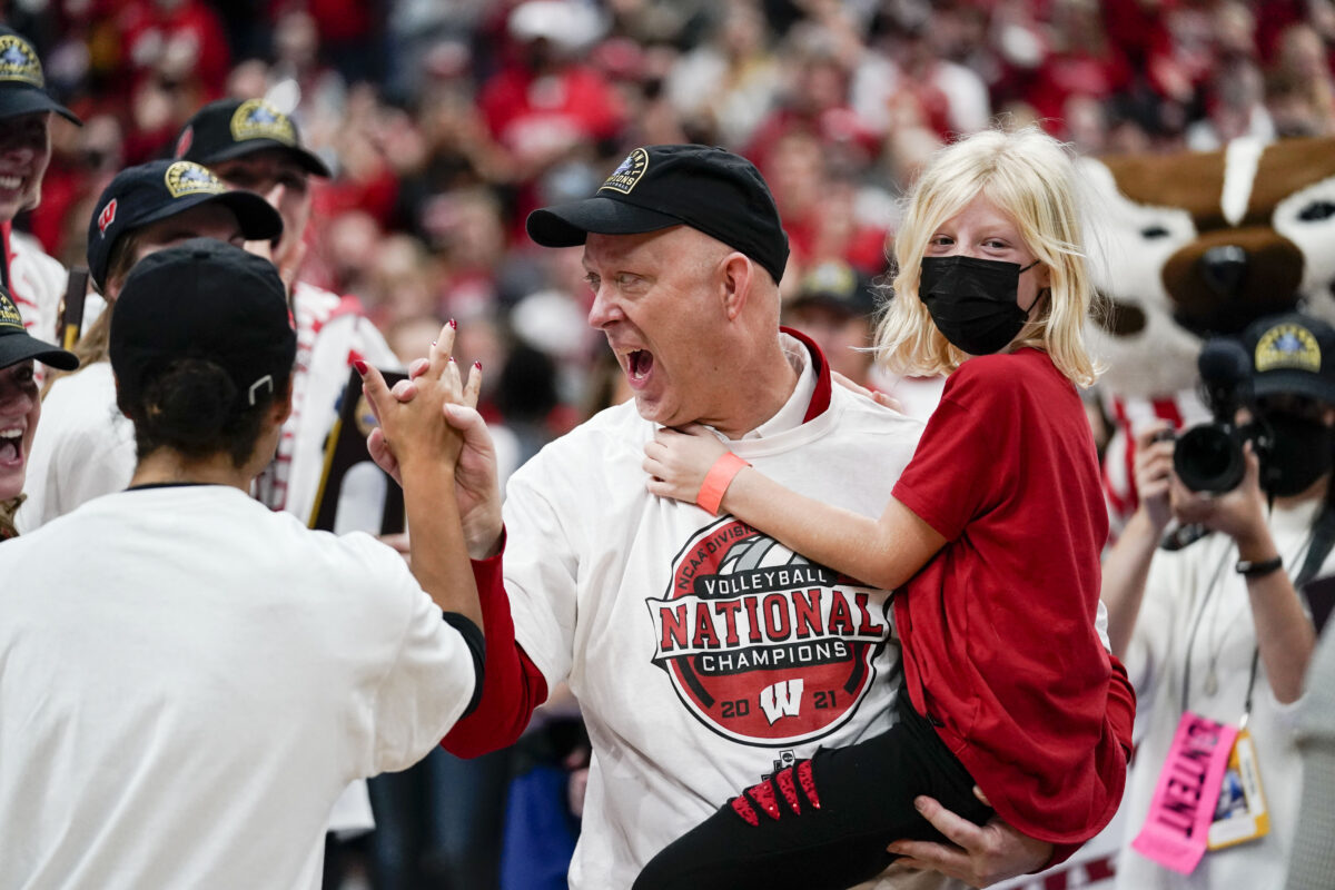 Kelly Sheffield earns a contract extension after historic Wisconsin volleyball season