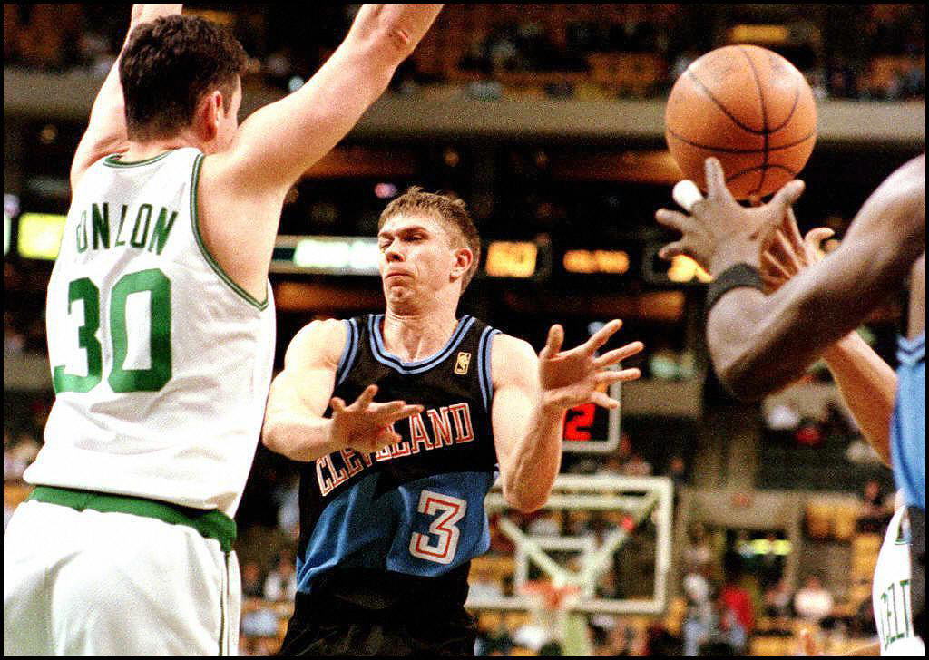 On this day: Celtic center Marty Conlon born; Frankie Sanders signed
