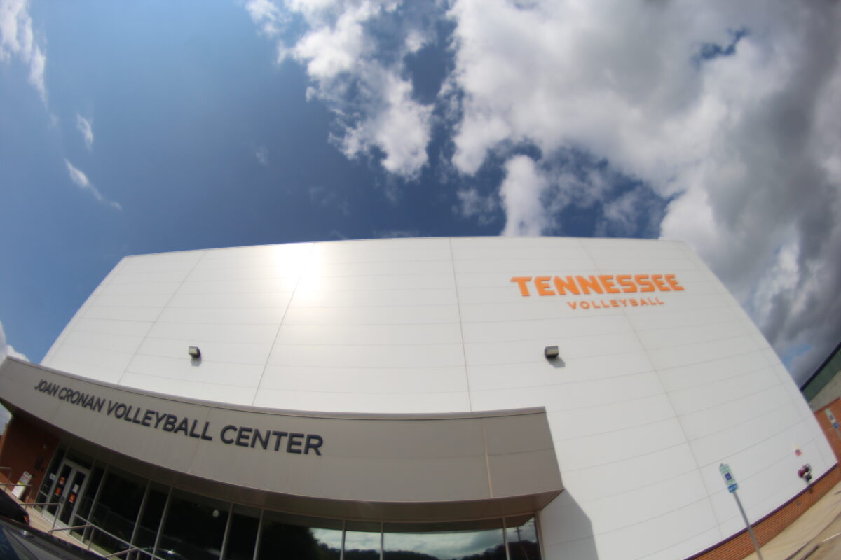 Tennessee volleyball signs three players