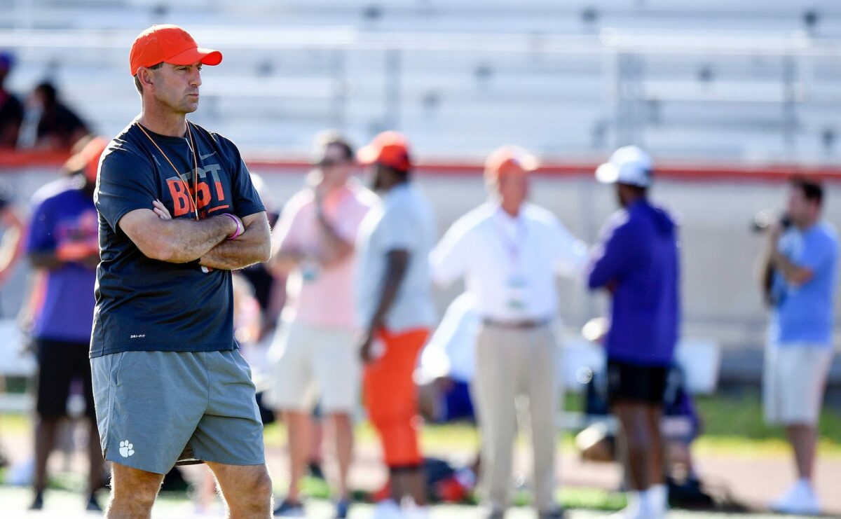 Swinney visits school of 4-star LB, brother of current Tiger