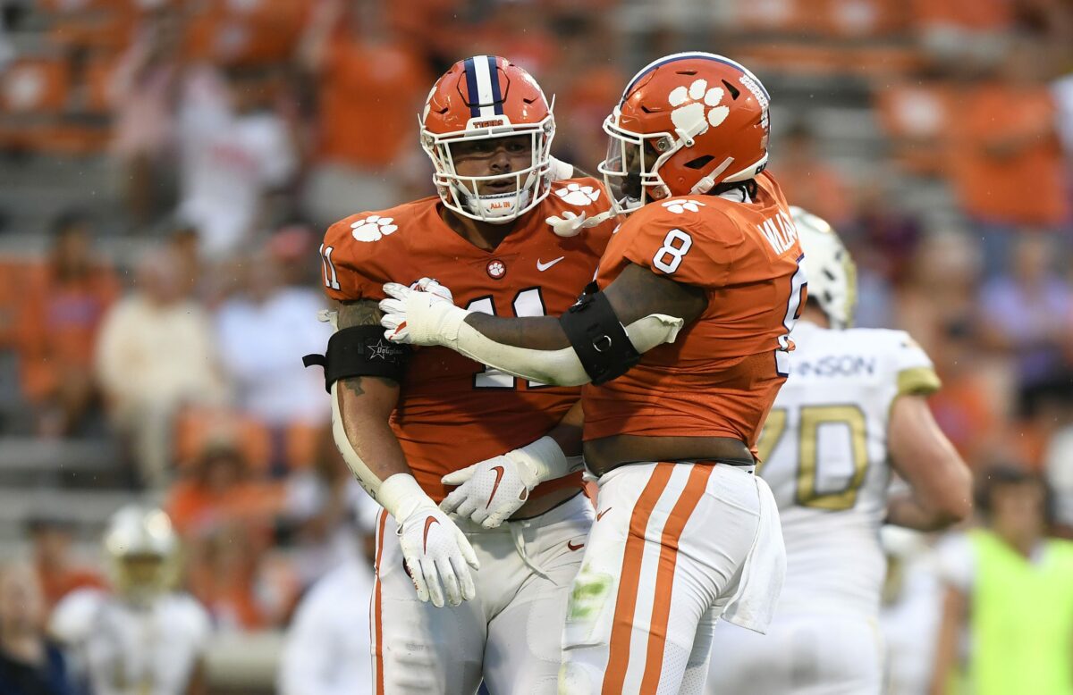 Clemson defensive lineman gives update on his surgery