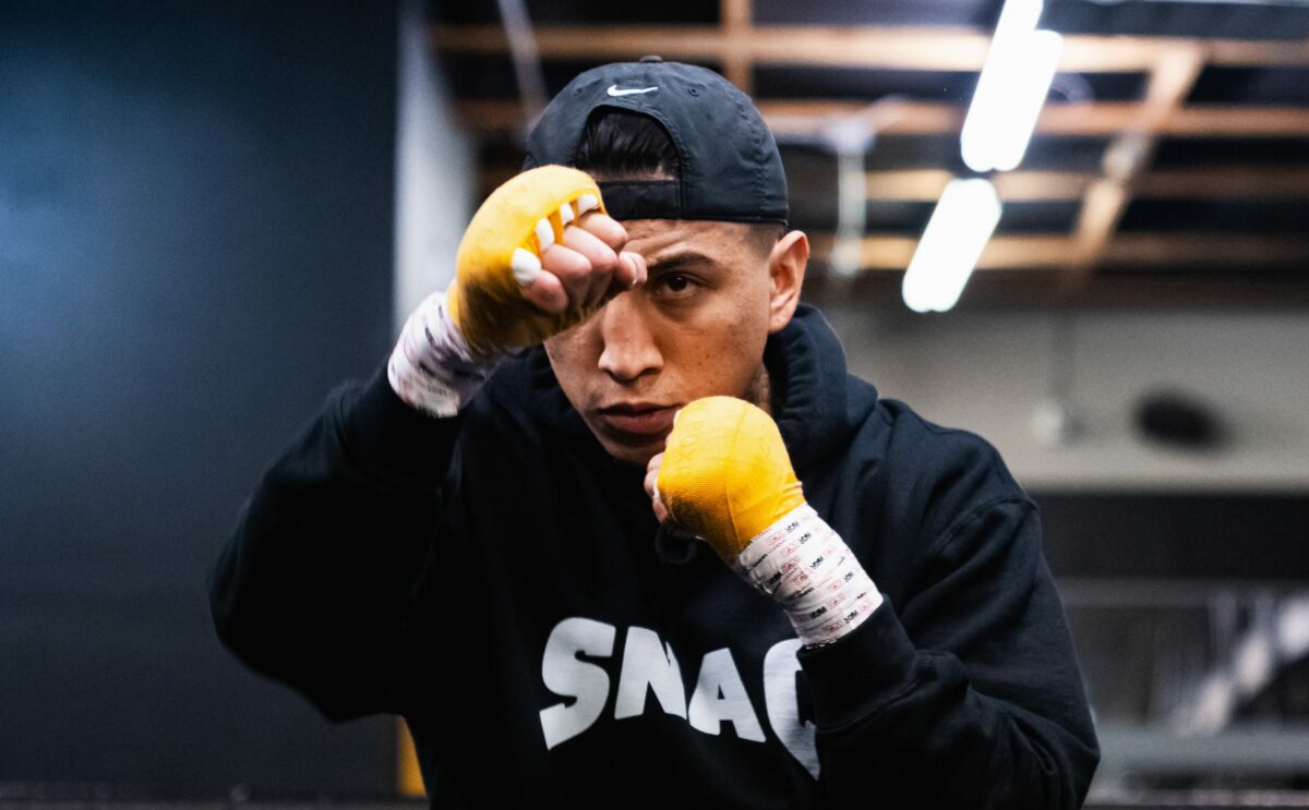 Mario Barrios faces stiff test against Keith Thurman in 147-pound debut