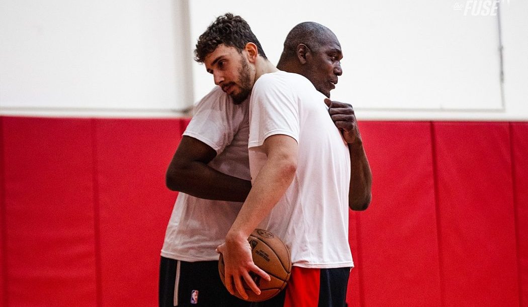 Rockets legend Hakeem Olajuwon begins working with Alperen Sengun on post moves