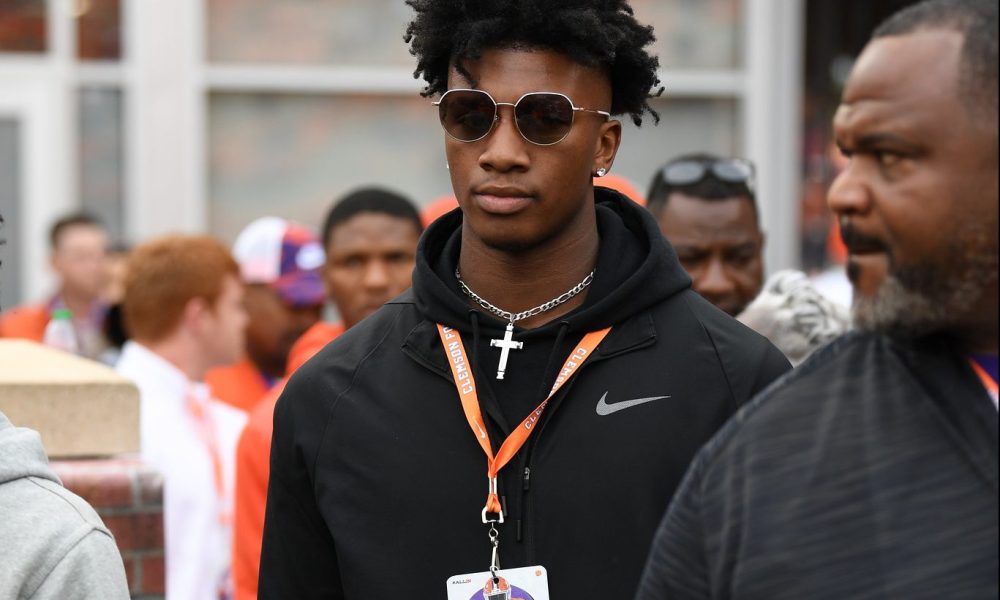 SEC legacy recruit picks up Clemson offer