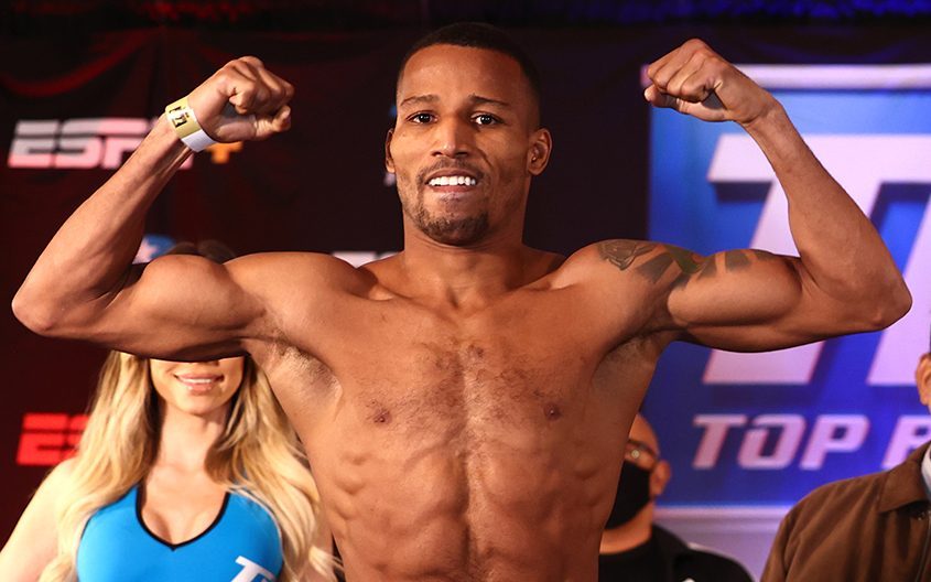 Robson Conceicao outworks Xavier Martinez to win wide decision