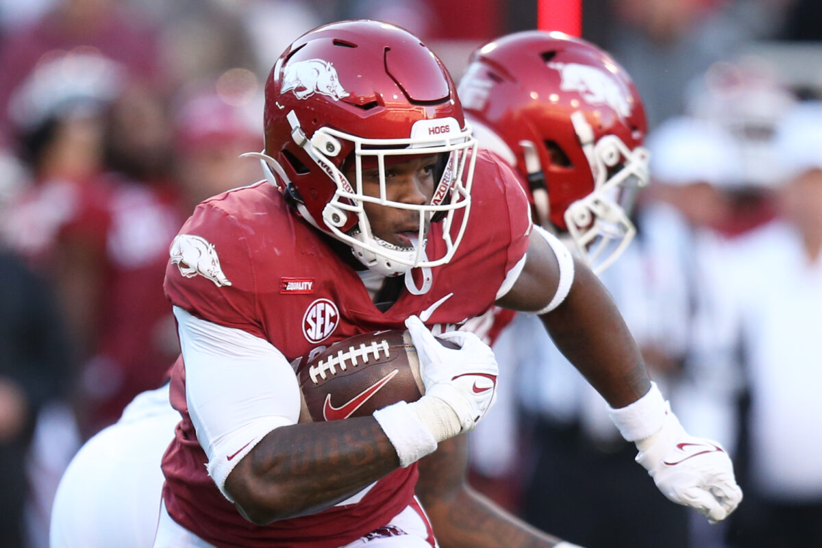 WATCH: Rocket Sanders puts Arkansas on board first at Outback Bowl