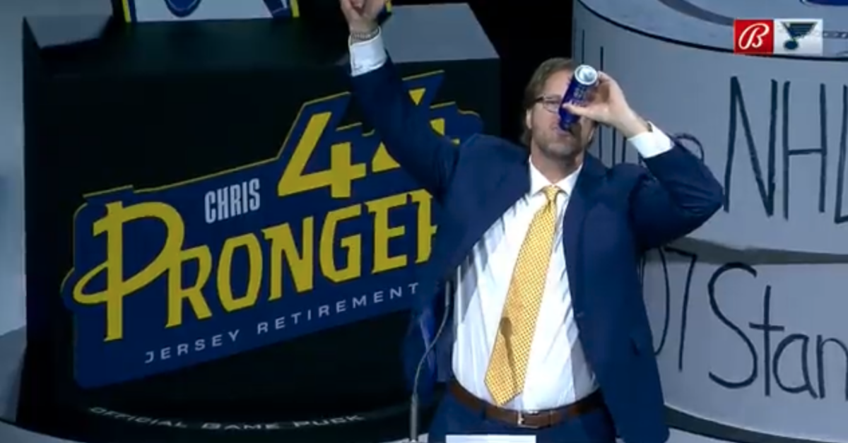 Hockey legend Chris Pronger chugged a beer during his Blues’ jersey retirement ceremony
