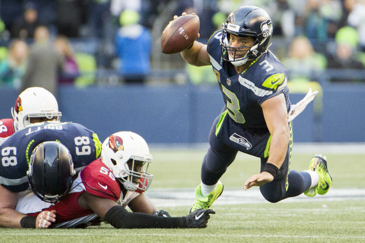 Seahawks’ first possession ends in total disaster, Arizona touchdown