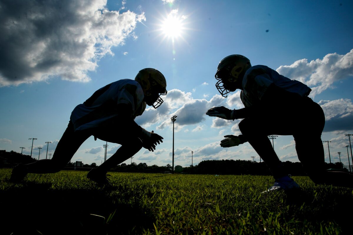 Gators lead in the race for this 2023 OT