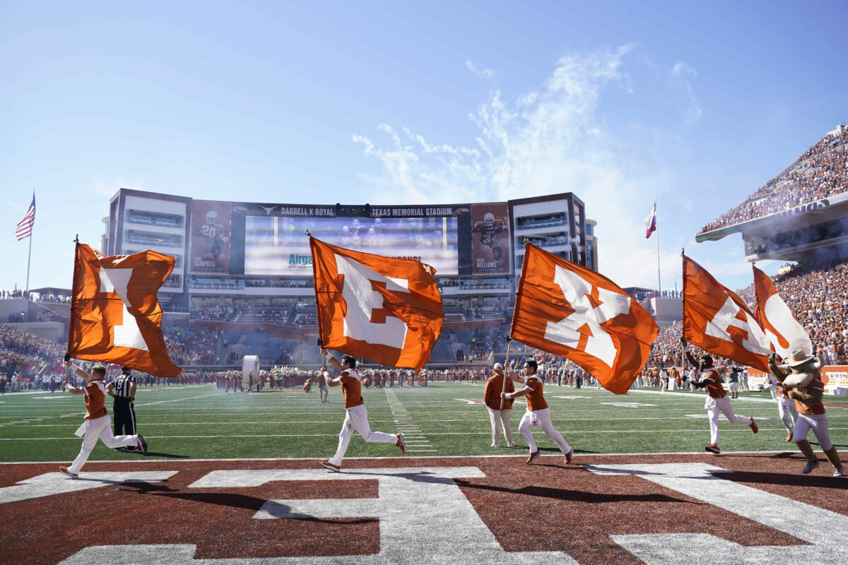 Texas extends an offer to 2024 four-star defensive back Tavoy Feagin