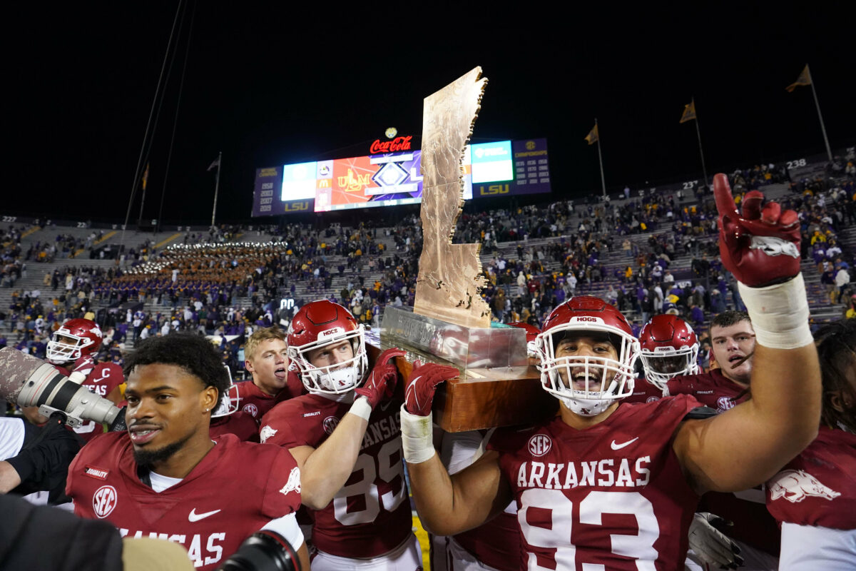 Eye for an Eye of the Tiger: Second LSU Defender Opts for Arkansas