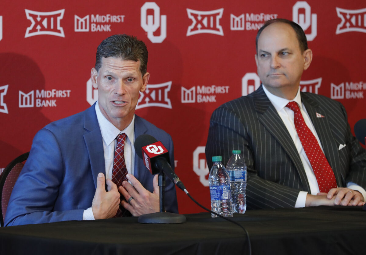 Oklahoma reportedly expected to add Ole Miss staffer Matt Holecek as an analyst