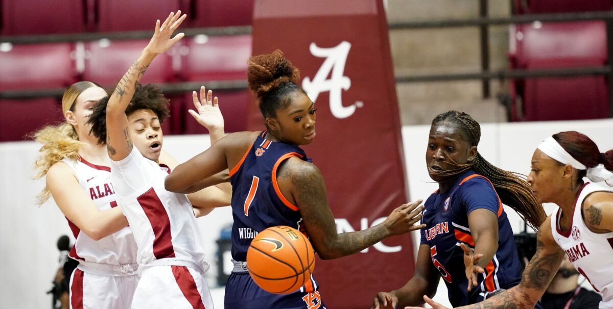 Auburn women’s basketball falls in final minute at Florida