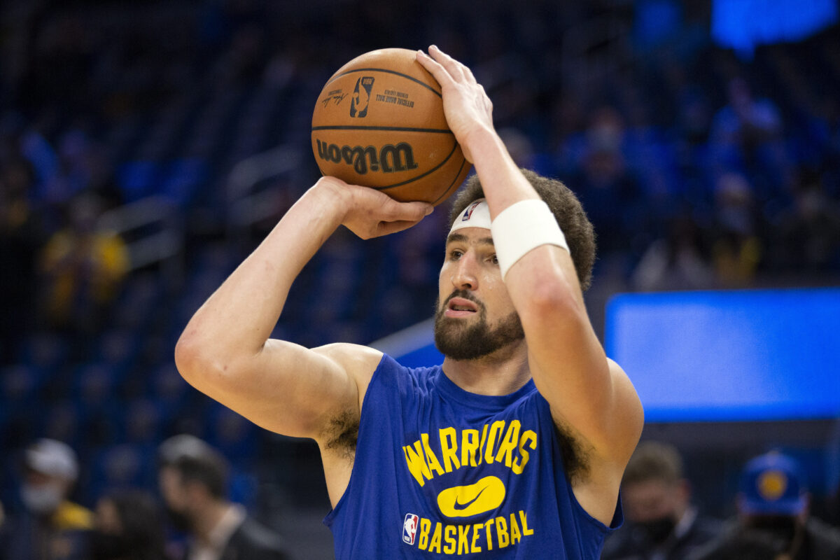 Watch: Warriors’ Klay Thompson scores on first attempt in return vs. Cavs