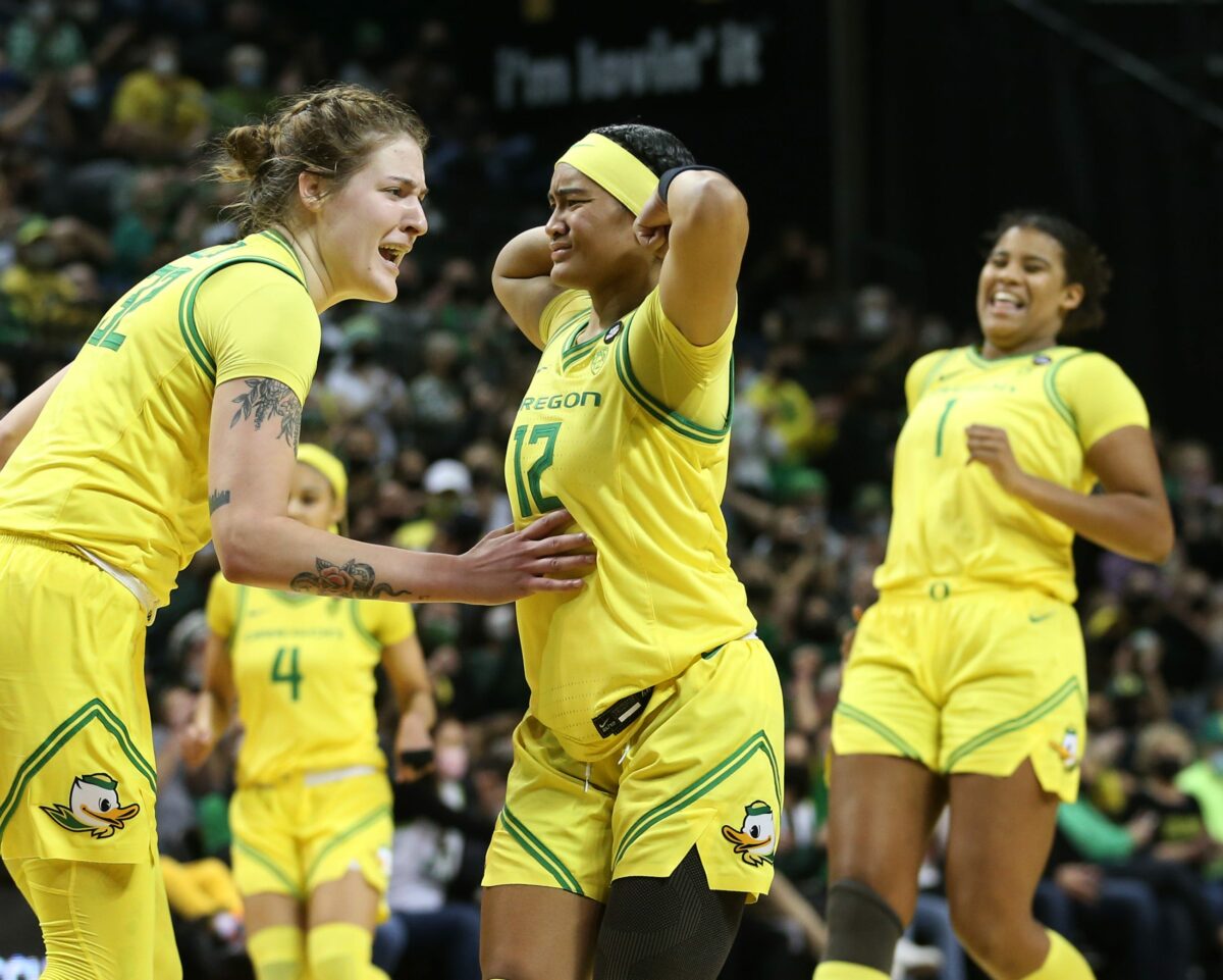 ‘Back in the conversation;’ Historic weekend has Oregon Ducks basketball on the right track