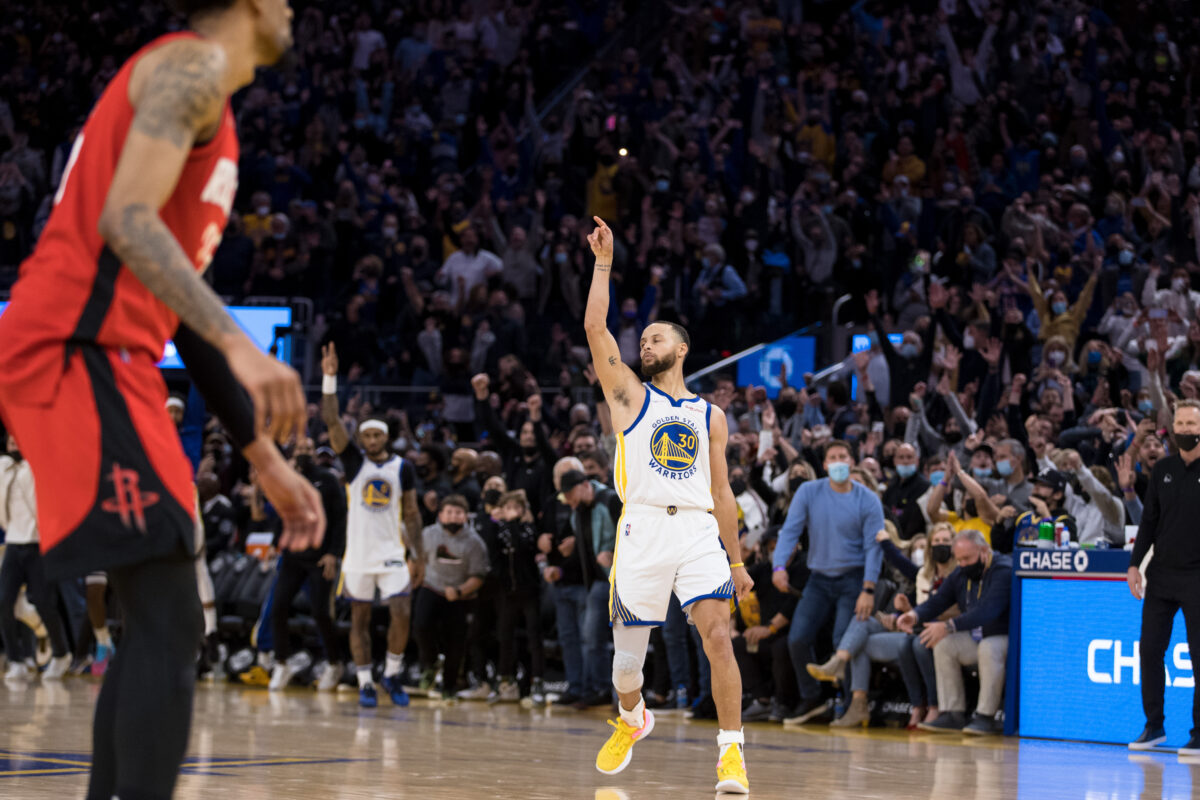 NBA Twitter reacts to Steph Curry’s game-winner at buzzer vs. Rockets