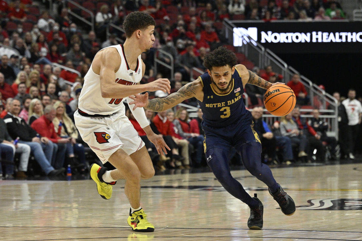 Notre Dame gets hot on offense, ends road trip by beating Louisville