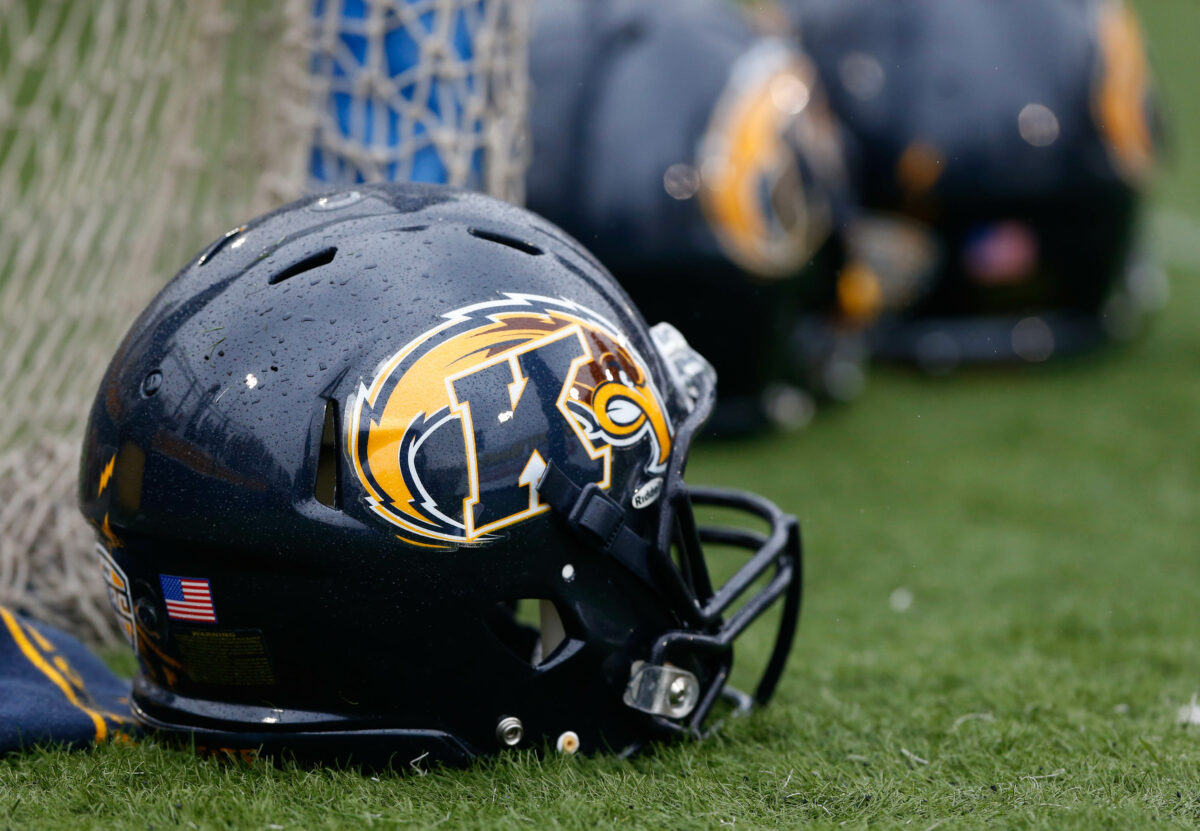 Tennessee schedules Kent State