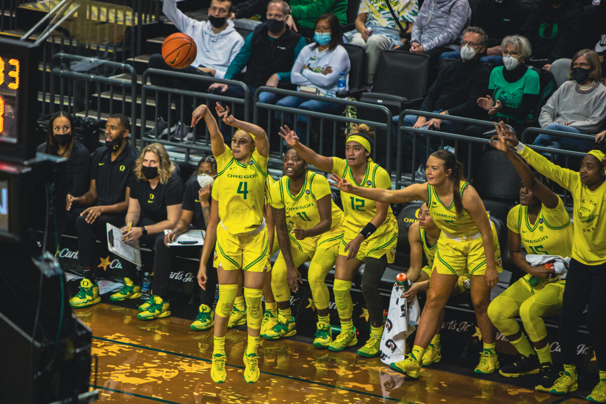 Oregon women’s basketball stay at No. 19 in AP poll; Dana Altman still outside of Top-25