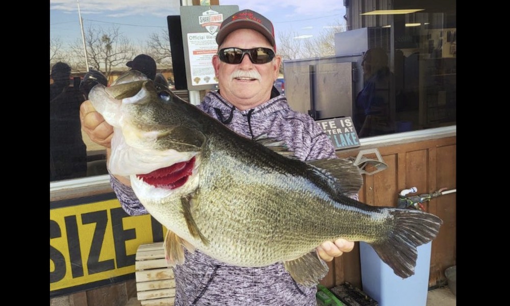 Texas anglers land two enormous bass to kick off new season