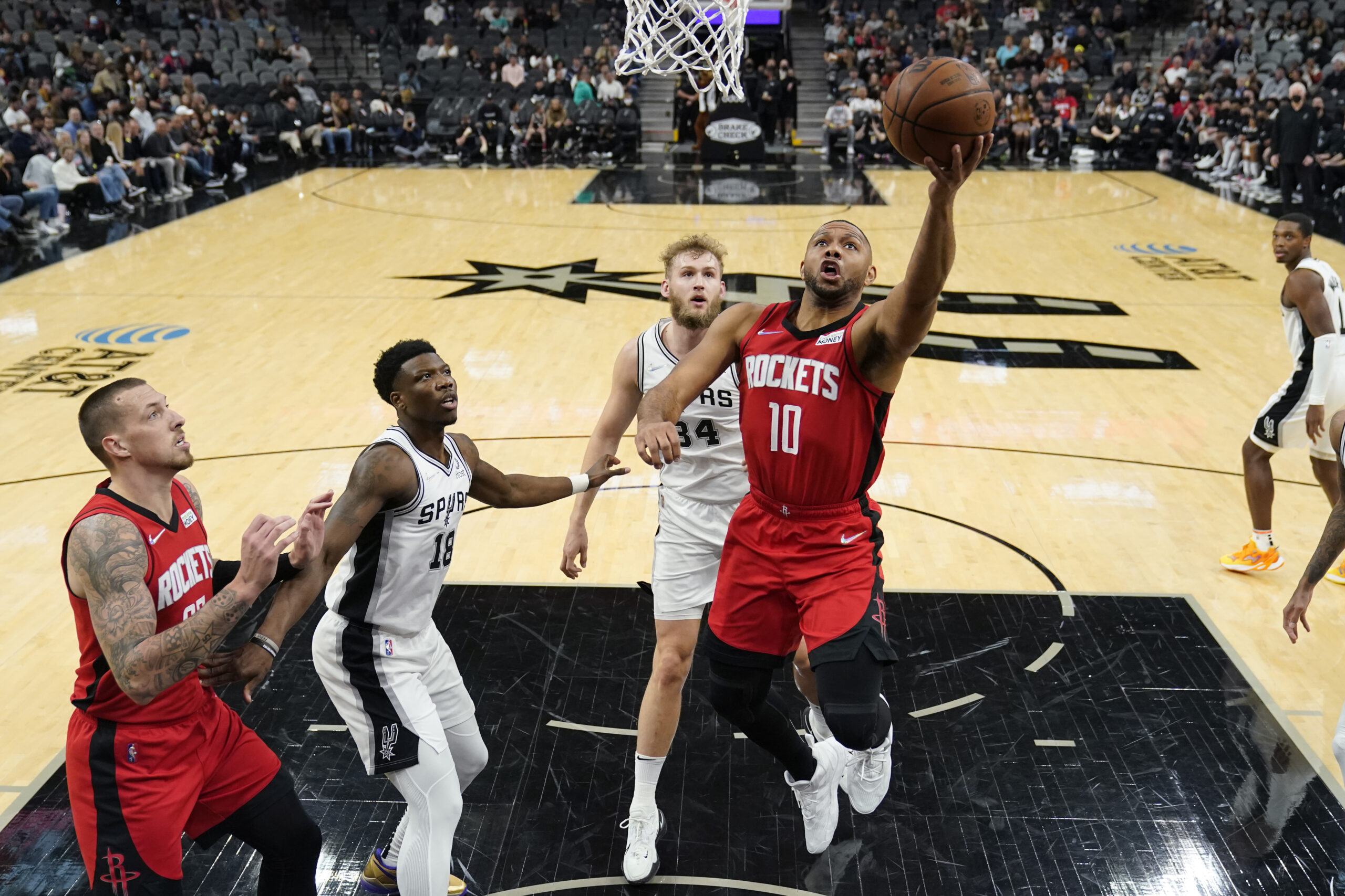 Rockets blast Spurs behind Eric Gordon masterclass, late Kevin Porter Jr. heroics