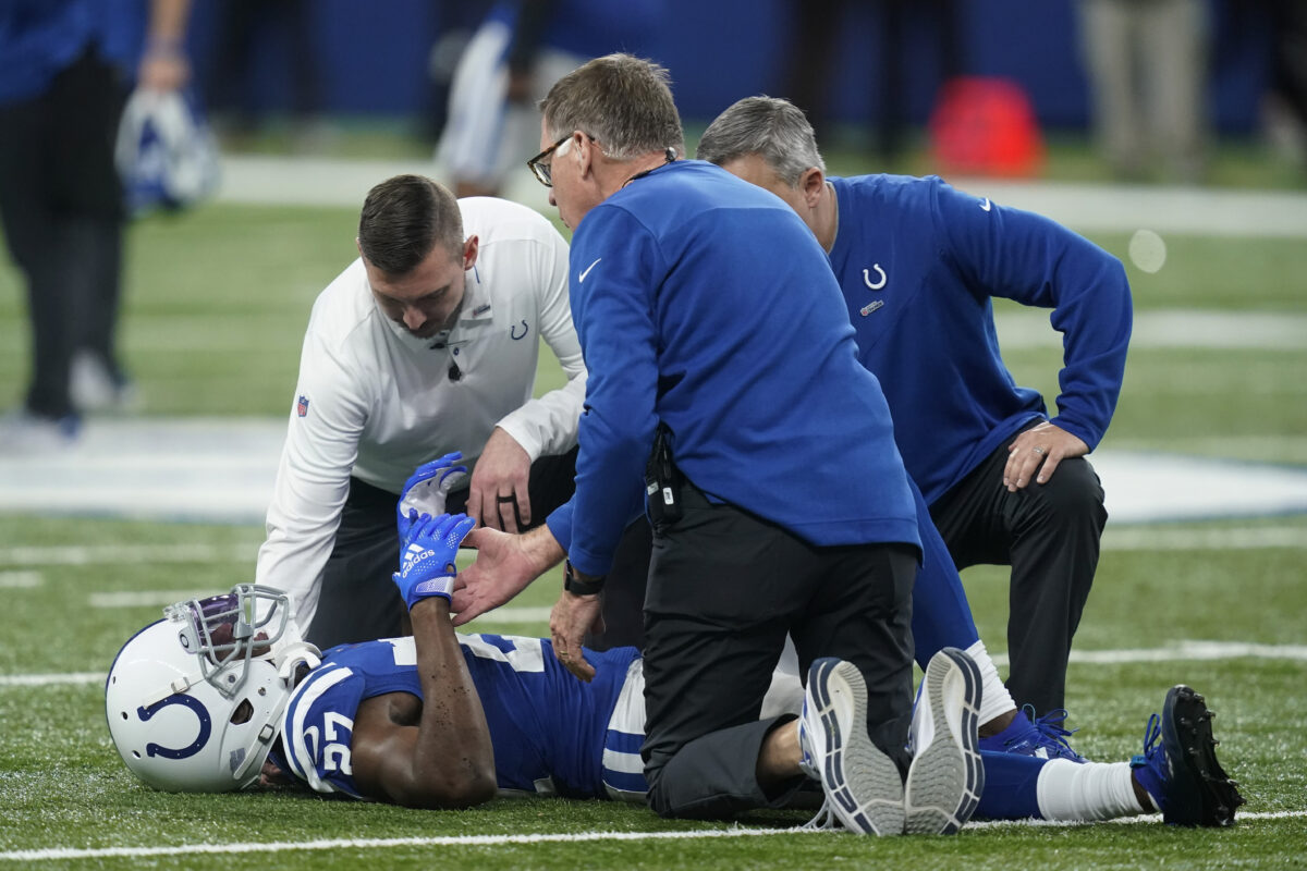 Colts’ Xavier Rhodes (hamstring) ruled out vs. Raiders