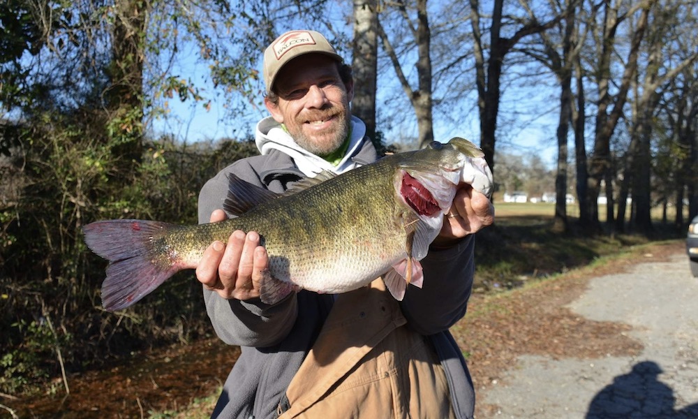 Bass angler in Georgia breaks 45-year-old record