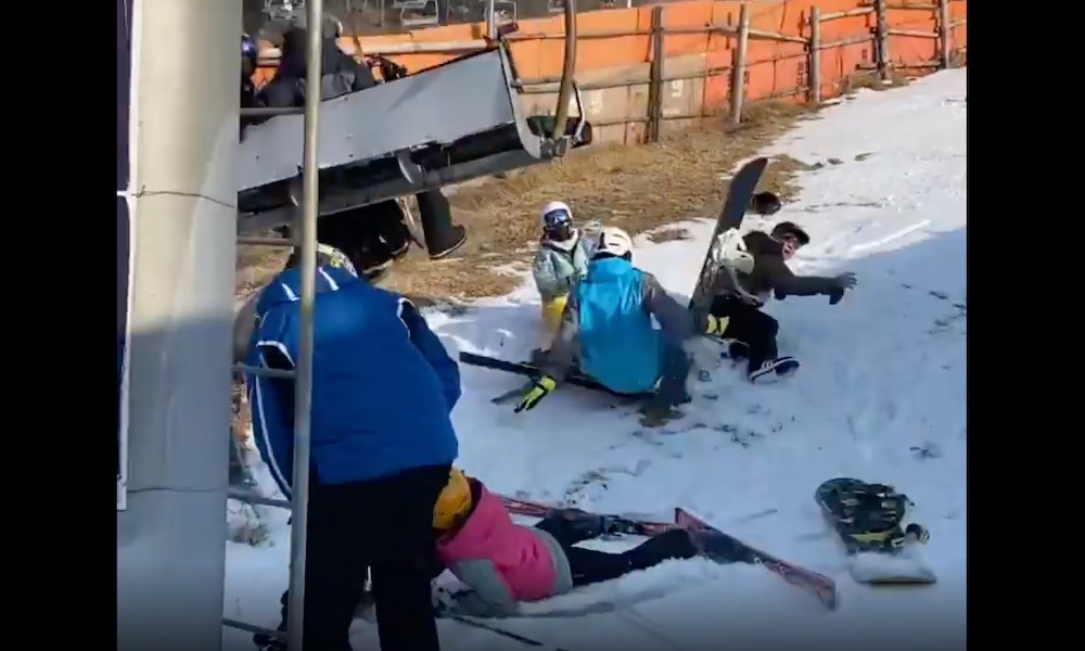 Watch: Chairlift changes direction, causing chaos at resort