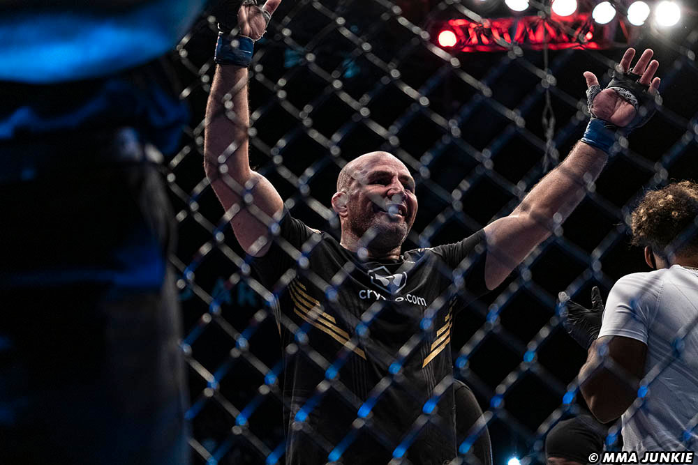 Glover Teixeira’s first title defense vs. Jiri Prochazka set for UFC 274 on May 7