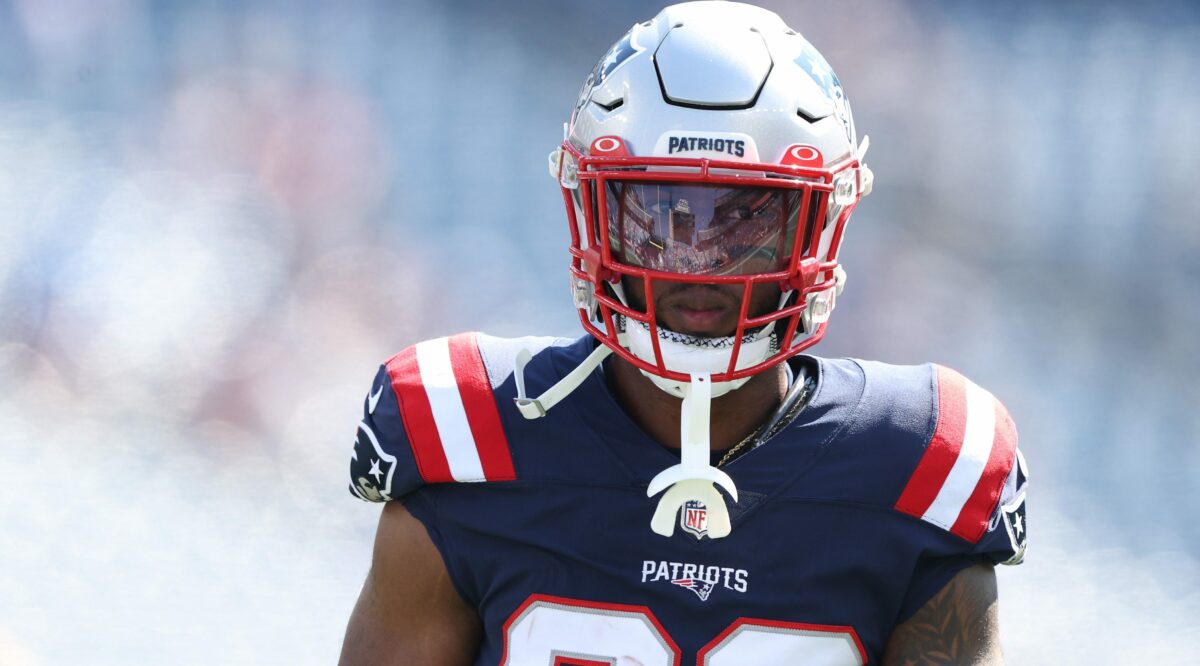 Free agency: How hard should Patriots push to re-sign James White?