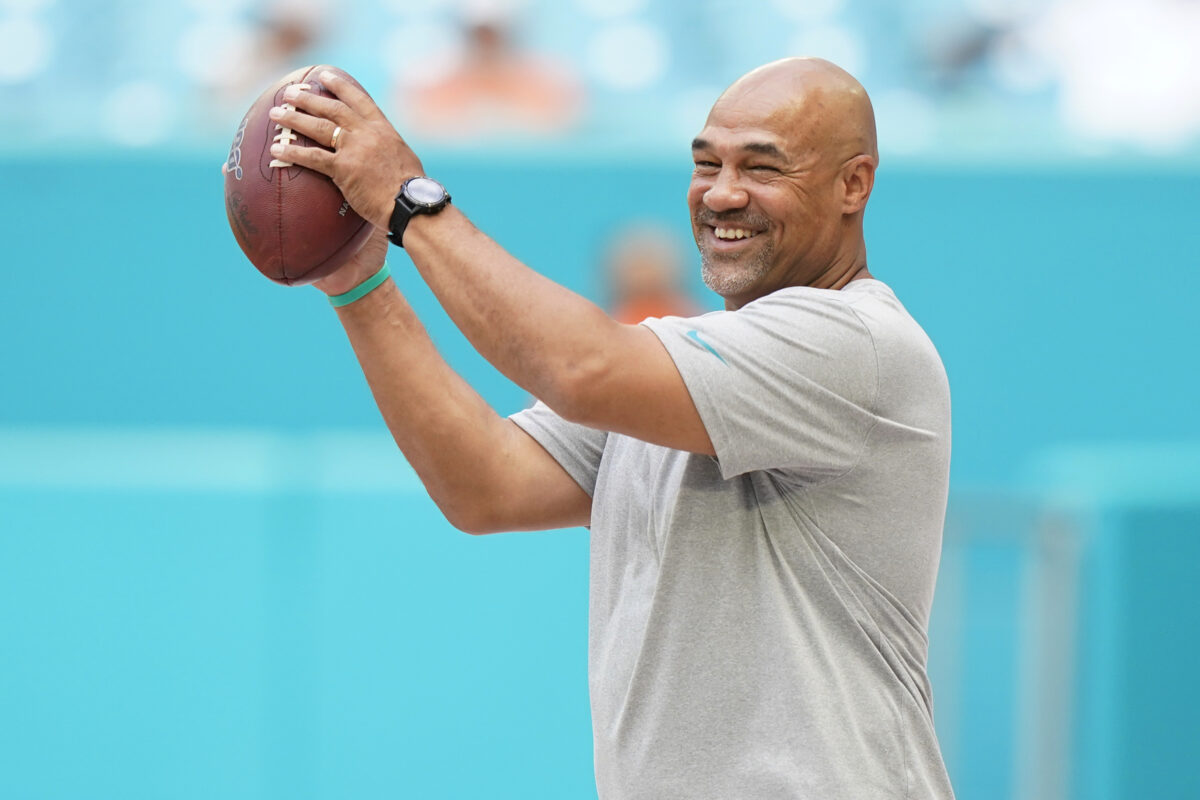 Report: Dolphins retain two defensive assistants, one offensive