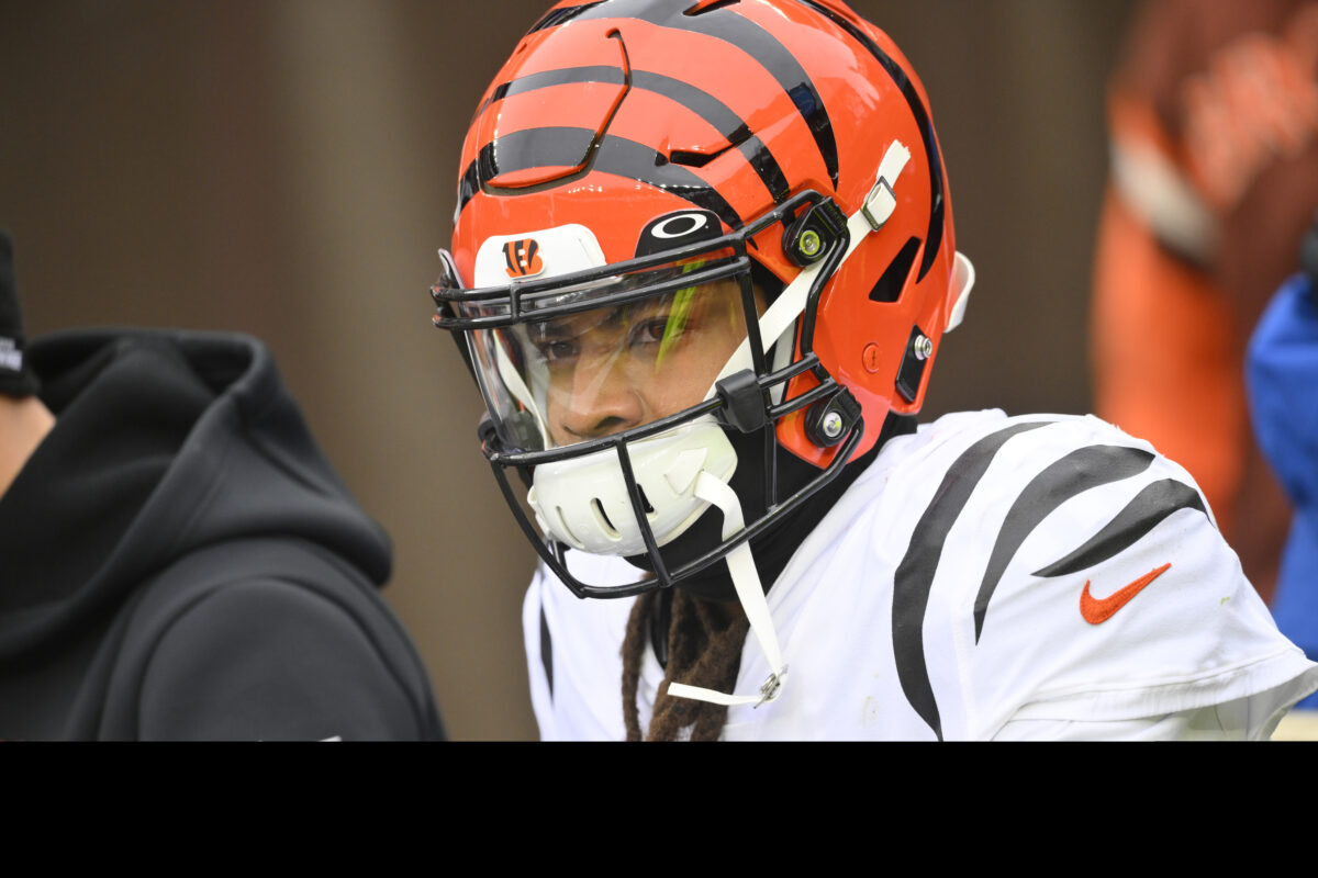 Soon-to-be-former Bengals CB commits most memorable first penalty in Super Bowl history