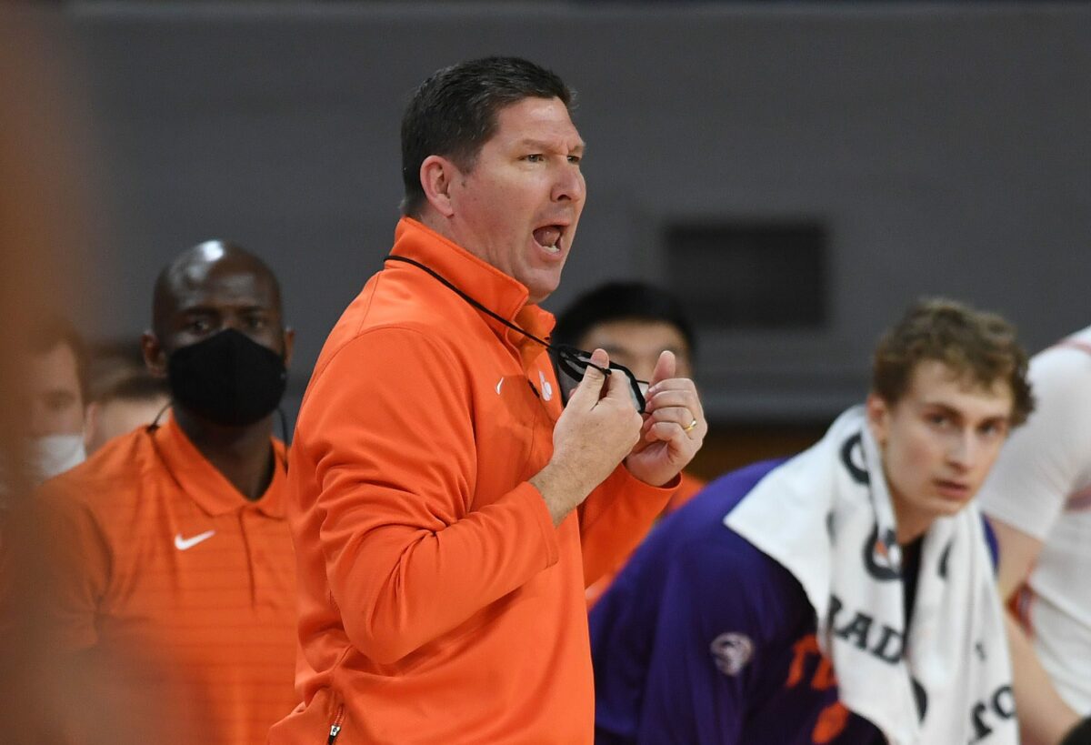 Brownell explains defensive decision at end of Clemson’s latest loss