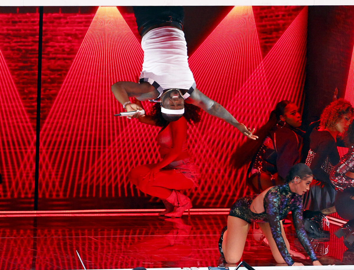 The best and funniest Super Bowl halftime show memes, starring upside-down 50 Cent