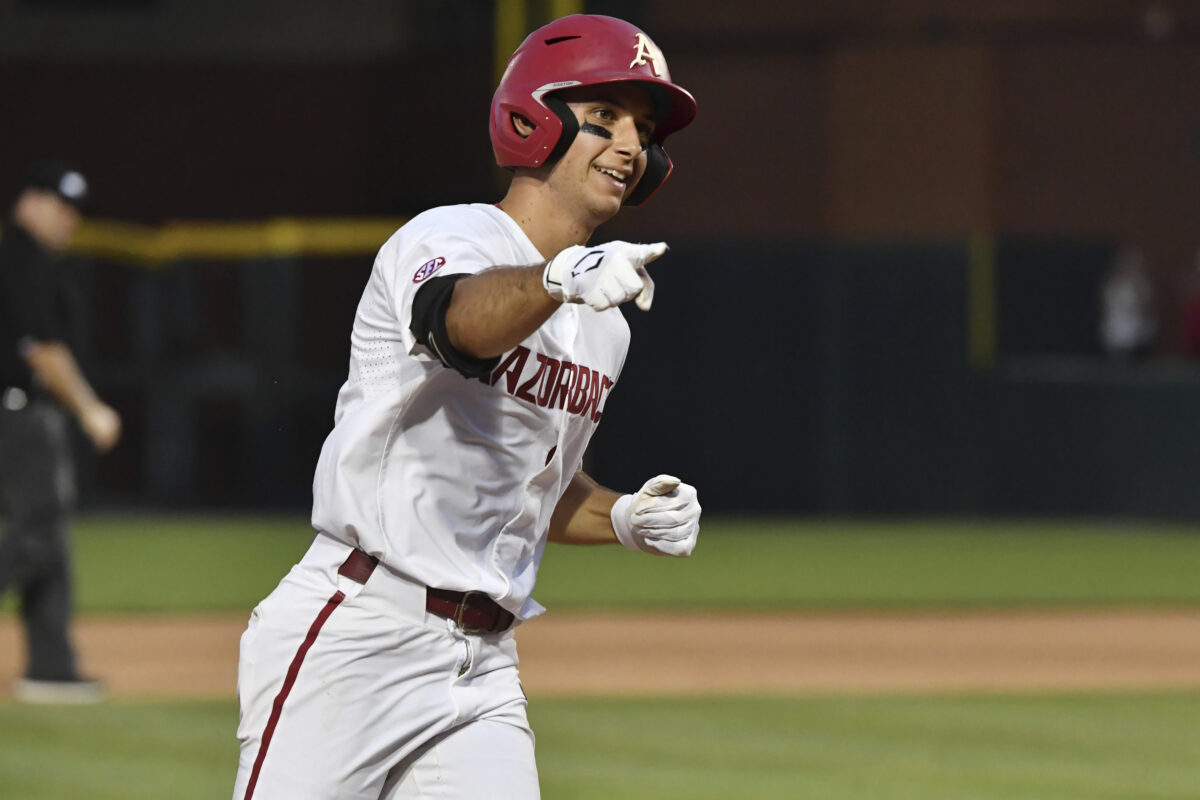 Hogs Hold on to No. 2 in D1Baseball Rankings