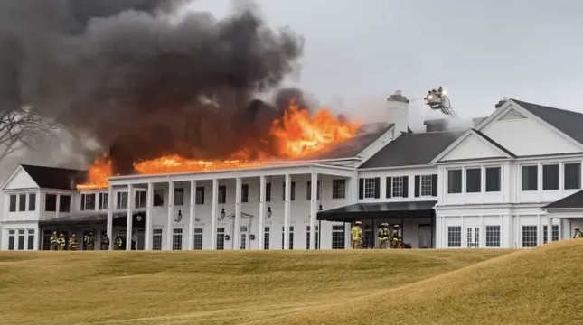 Oakland Hills Country Club clubhouse on fire in Michigan