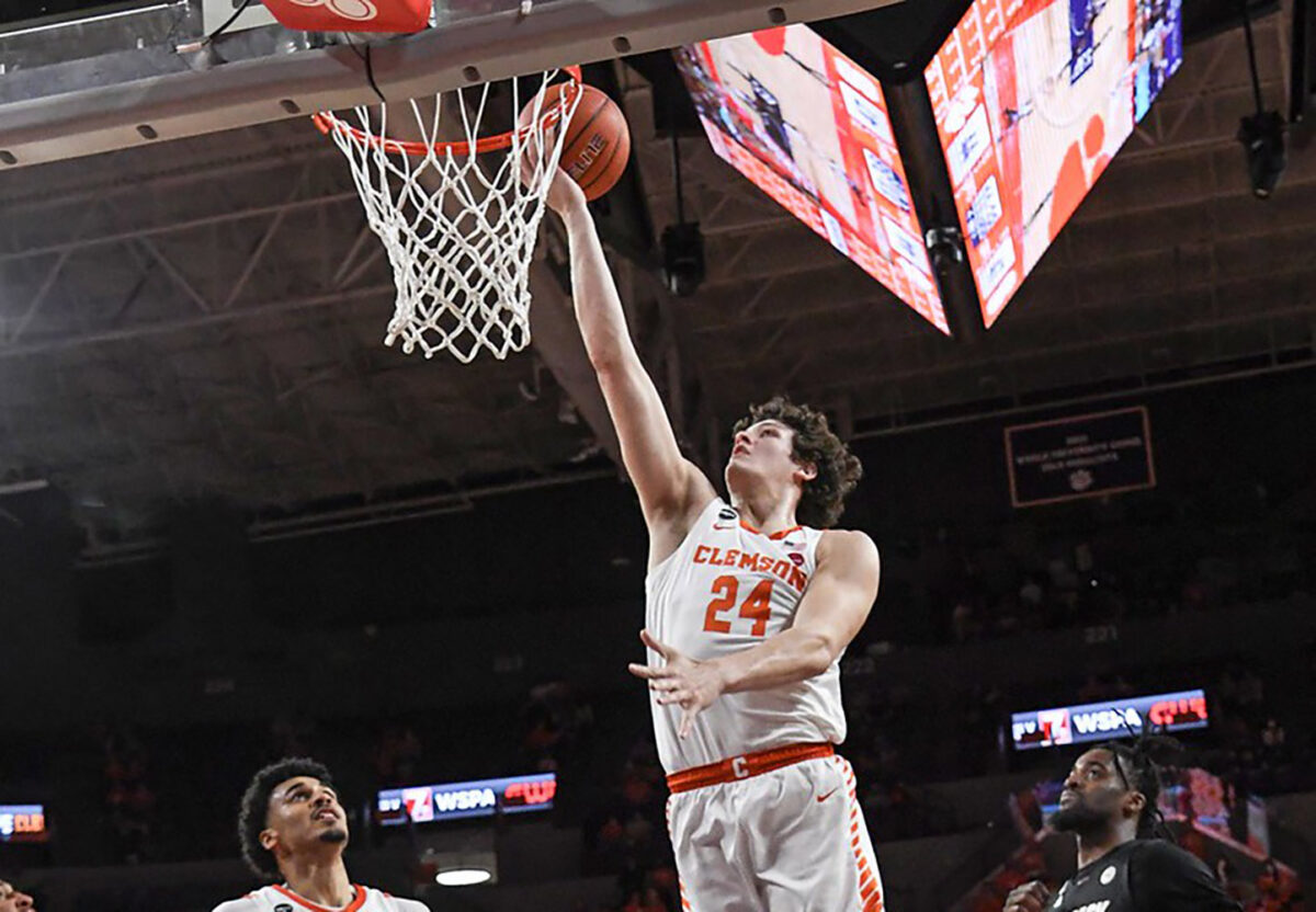 Hall exits early with injury in Clemson’s sixth straight loss
