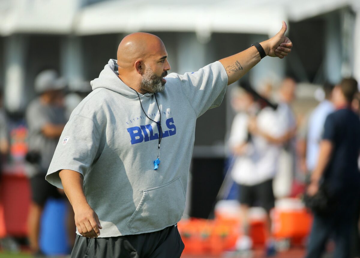 Giants to hire Bobby Johnson as offensive line coach