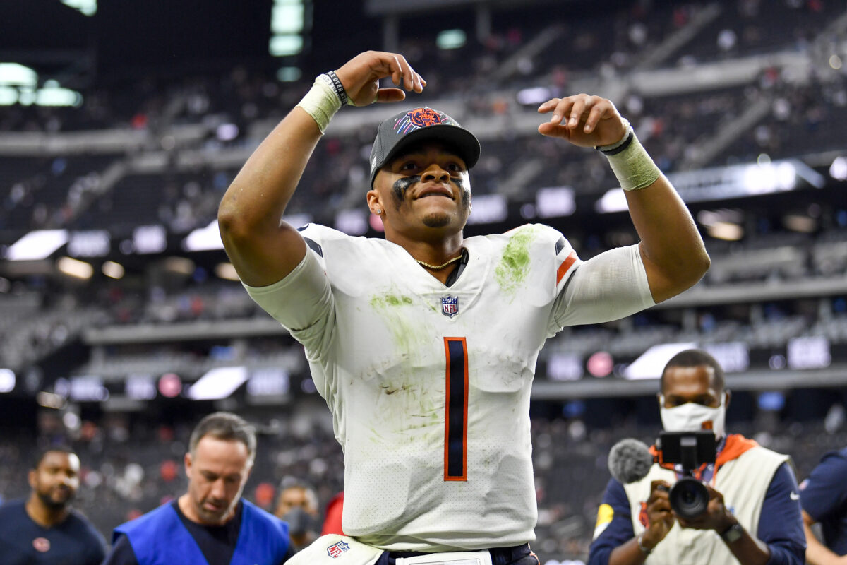 Bears QB review: Still reason to believe in Justin Fields despite rocky 2021 season