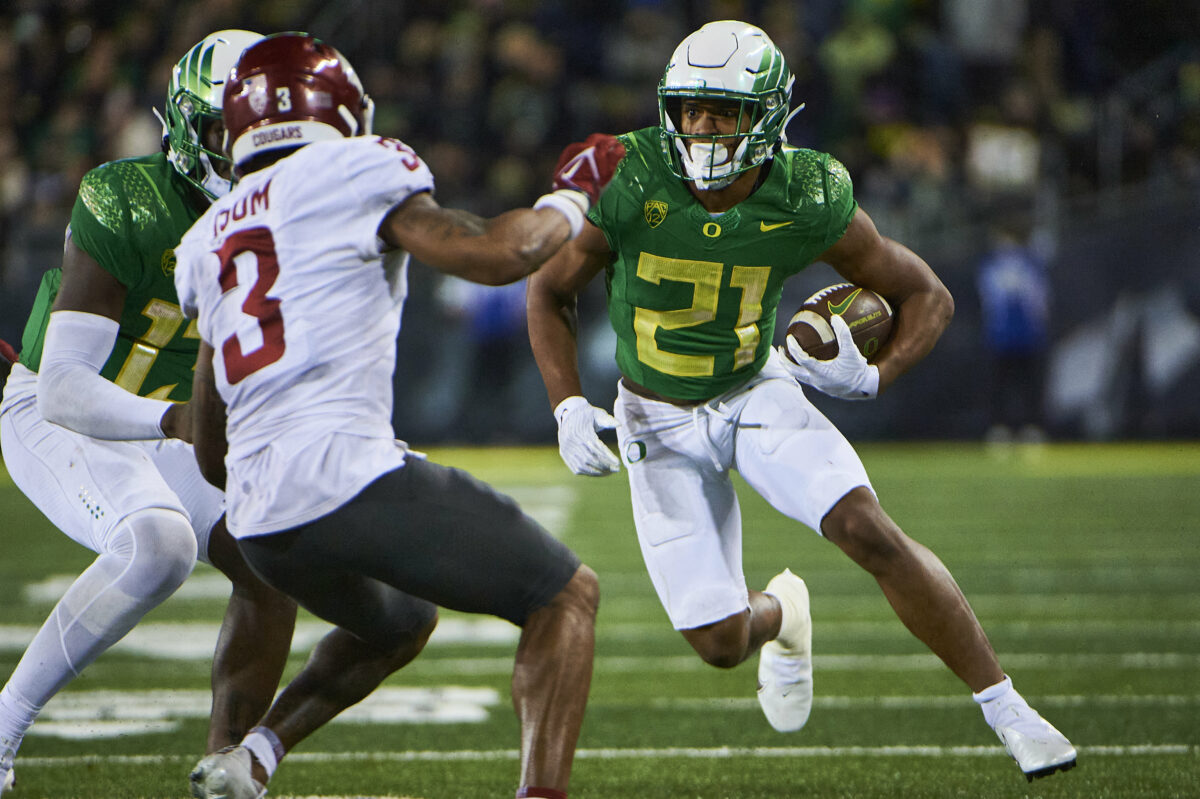 What is the biggest question for the Oregon Ducks’ offense in 2022?