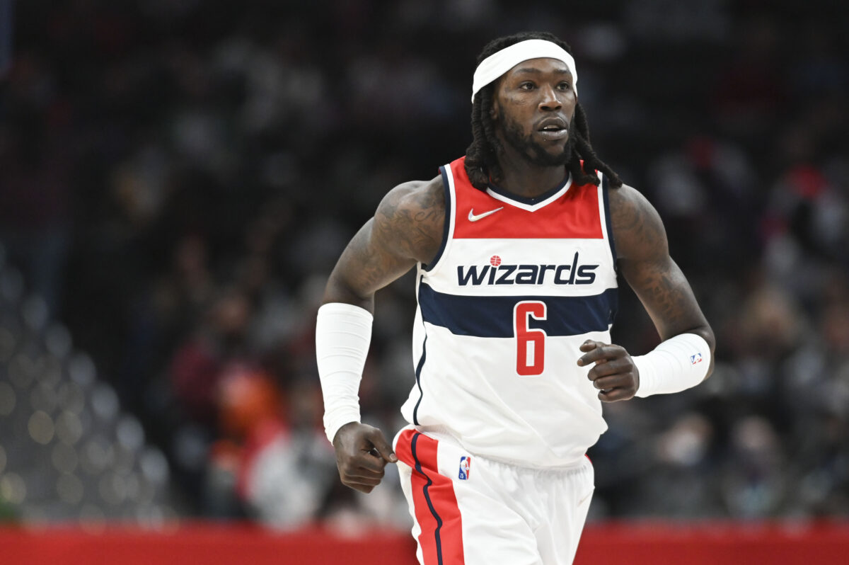 Hornets acquire Montrezl Harrell for Ish Smith and Vernon Carey